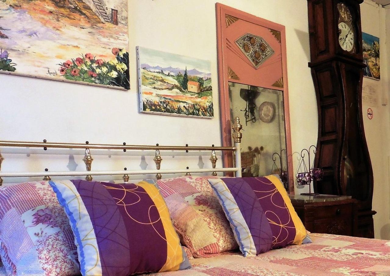 Le Portel Des Arnaud Chambres D'Hotes Durfort-et-Saint-Martin-de-Sossenac Room photo